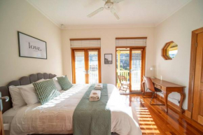 Cozy holiday home 5 mins walk to beach in Glenelg